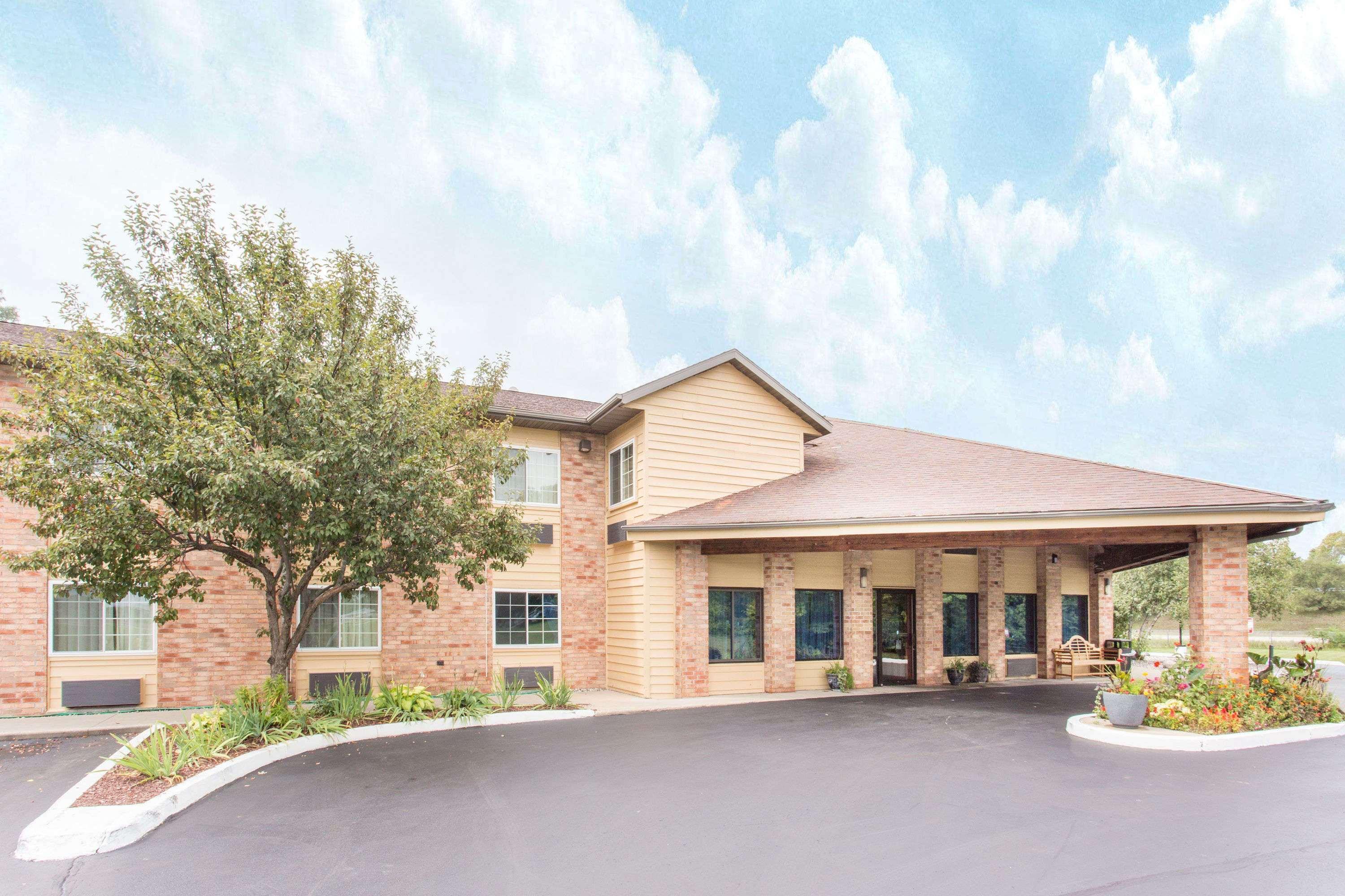Hotel Baymont By Wyndham Muskegon Exterior foto